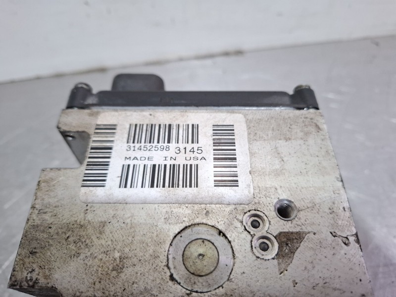 Recambio de modulo abs para peugeot 407 referencia OEM IAM 15710604 / S118676001N  