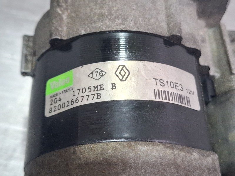 Recambio de motor arranque para renault megane referencia OEM IAM 8200266777B  
