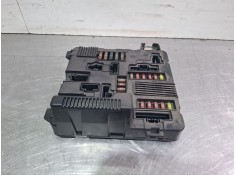 Recambio de caja reles / fusibles para renault megane referencia OEM IAM 8200306033A / S118399300J  