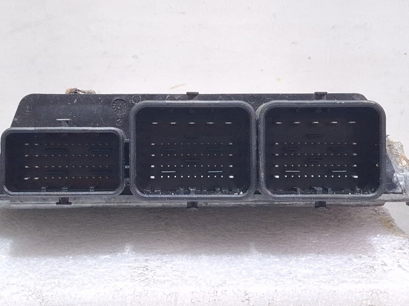 Recambio de centralita motor para ford cmax referencia OEM IAM S180133044  