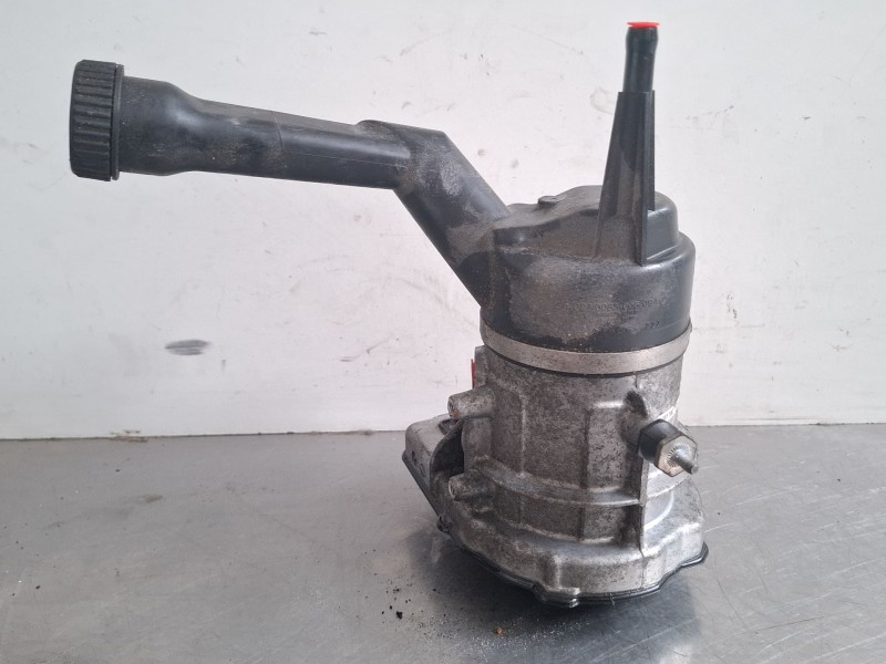 Recambio de bomba direccion asistida para peugeot 308 referencia OEM IAM 9670700380  