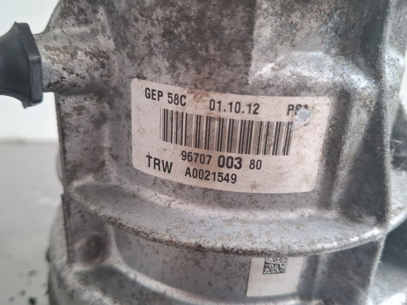 Recambio de bomba direccion asistida para peugeot 308 referencia OEM IAM 9670700380  