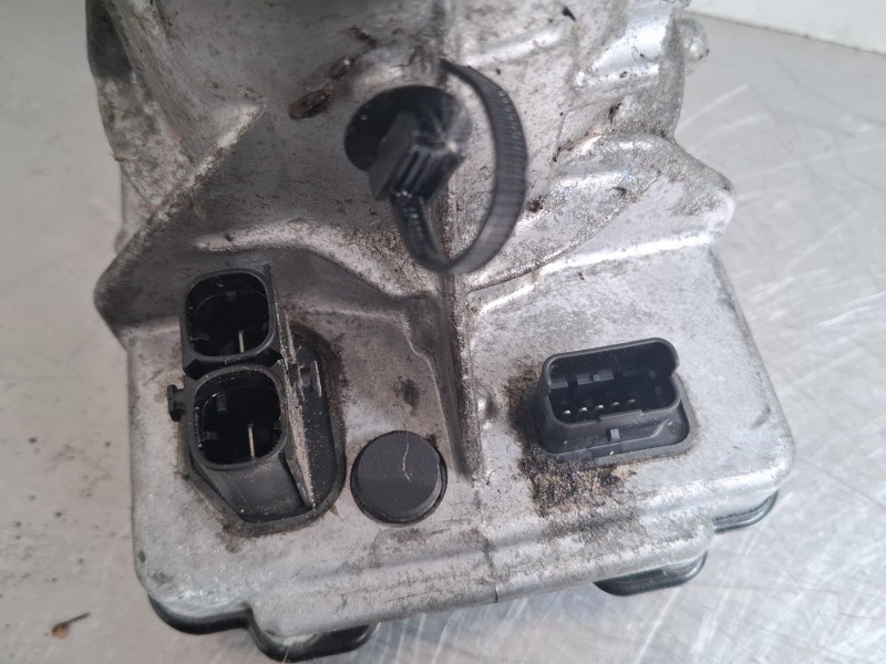 Recambio de bomba direccion asistida para peugeot 308 referencia OEM IAM 9670700380  