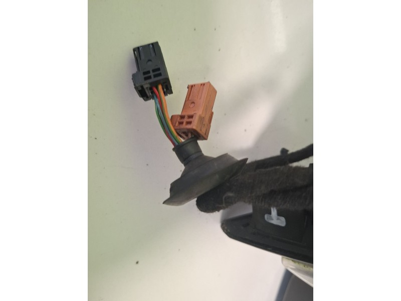 Recambio de espejo retrovisor izquierdo electrico para peugeot 3008 referencia OEM IAM E20208199  