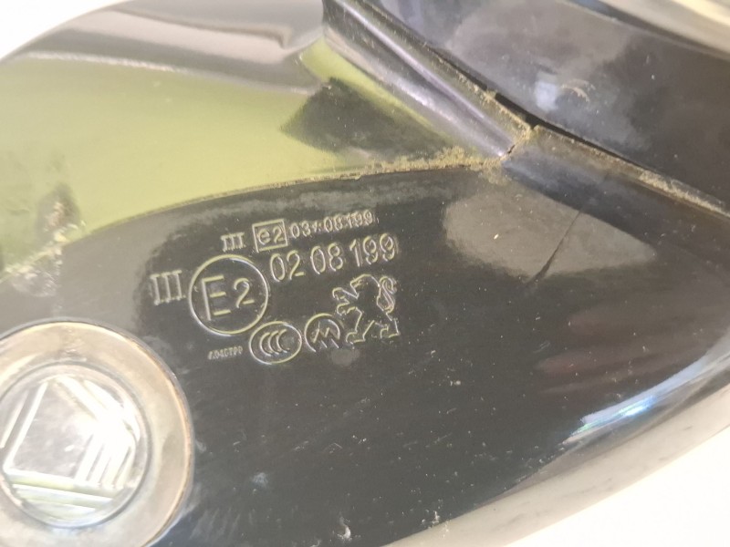 Recambio de espejo retrovisor izquierdo electrico para peugeot 3008 referencia OEM IAM E20208199  