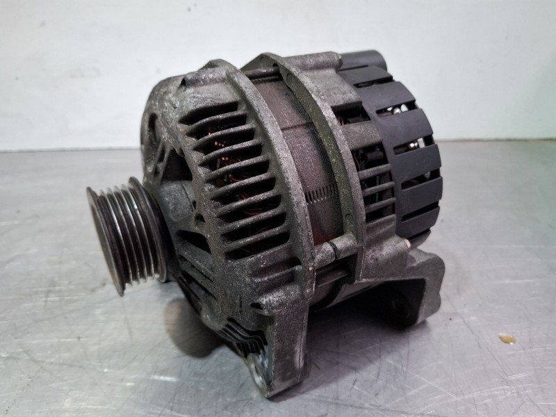 Recambio de alternador para bmw 318 referencia OEM IAM 7788222 / 2542602C  