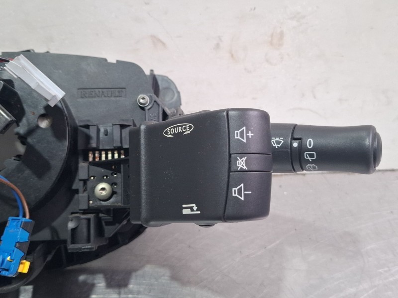 Recambio de mando multifuncion para renault megane referencia OEM IAM 8200155865  