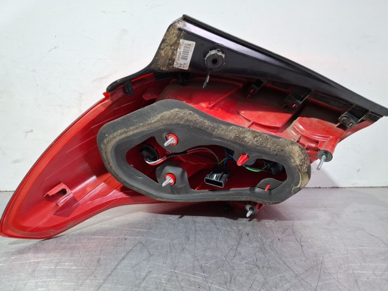 Recambio de piloto trasero derecho para opel mokka x referencia OEM IAM 42435942  