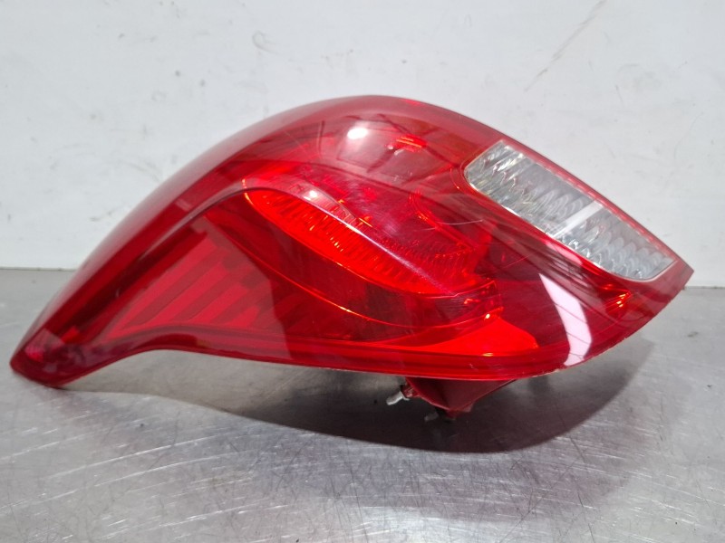 Recambio de piloto trasero izquierdo para opel mokka x referencia OEM IAM 154421983L  