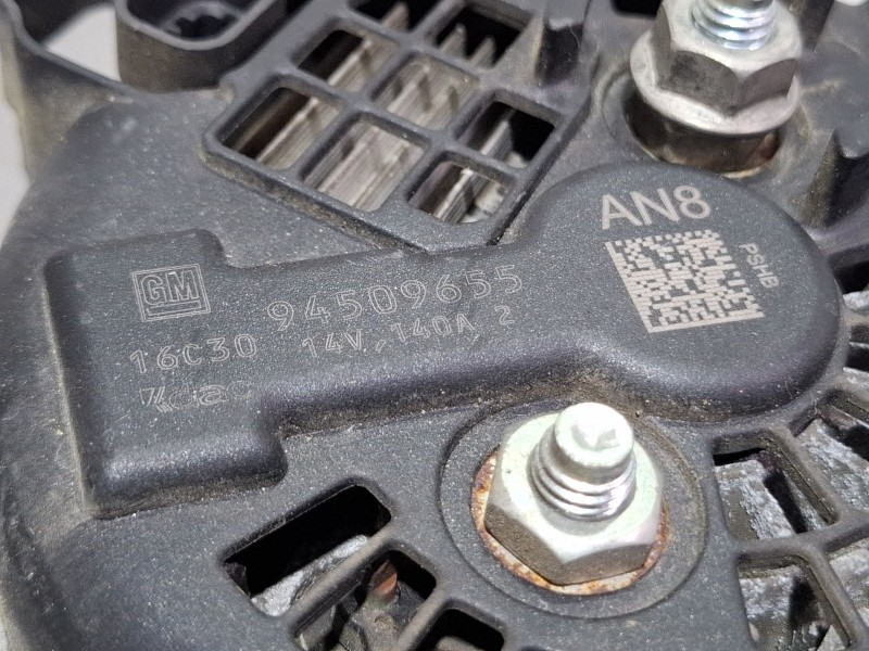 Recambio de alternador para opel mokka x referencia OEM IAM 94509655  