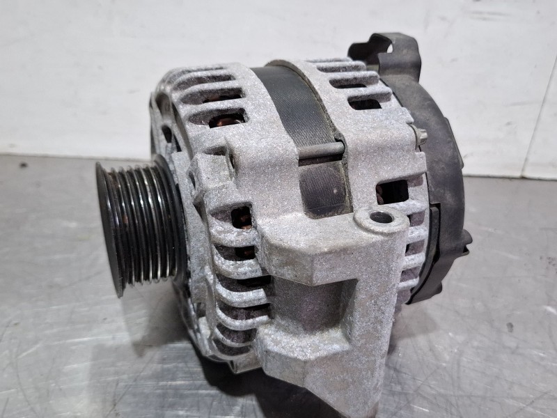 Recambio de alternador para opel mokka x referencia OEM IAM 94509655  