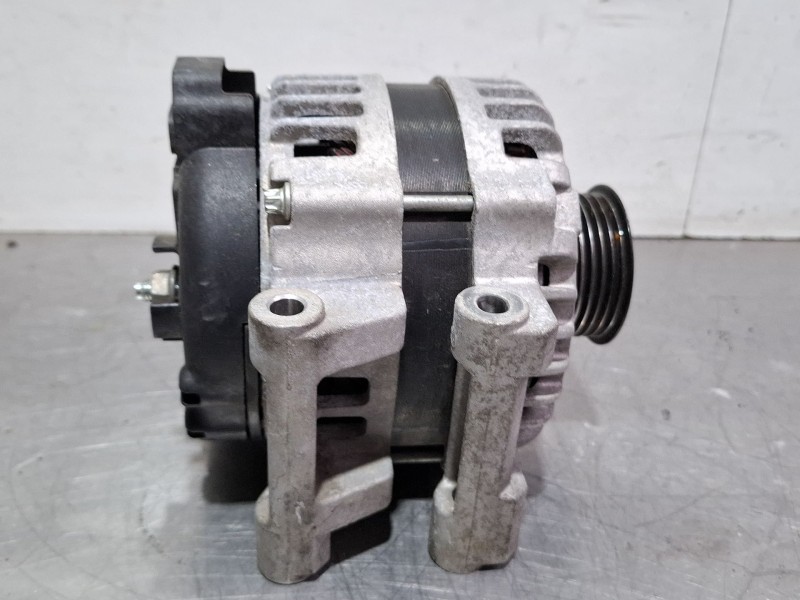 Recambio de alternador para opel mokka x referencia OEM IAM 94509655  