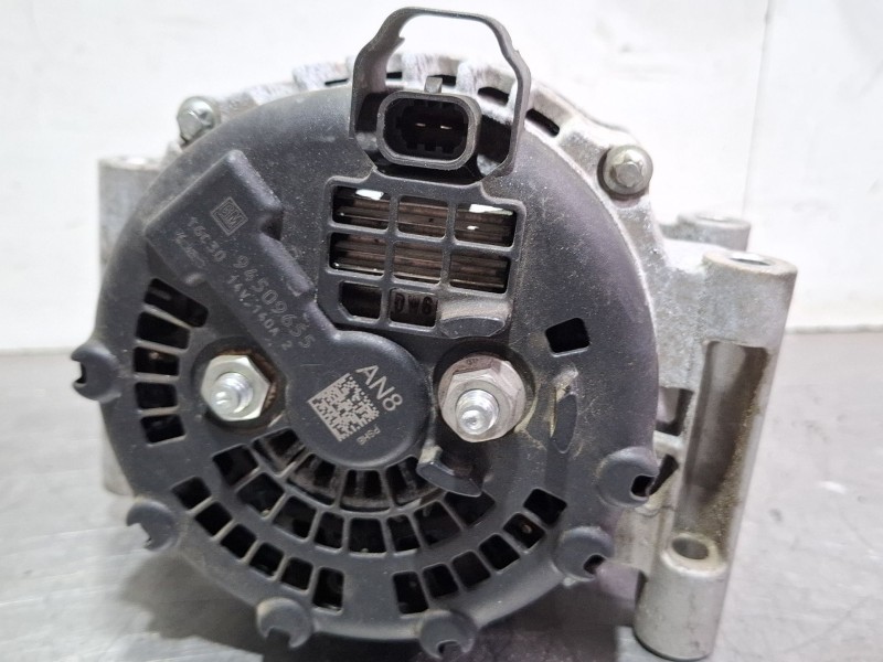 Recambio de alternador para opel mokka x referencia OEM IAM 94509655  