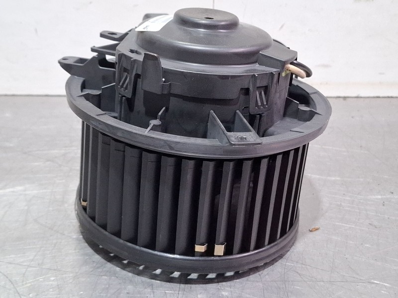 Recambio de motor calefaccion para opel mokka x referencia OEM IAM T63029A  