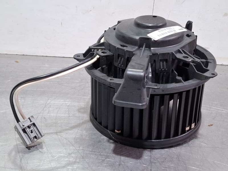 Recambio de motor calefaccion para opel mokka x referencia OEM IAM T63029A  