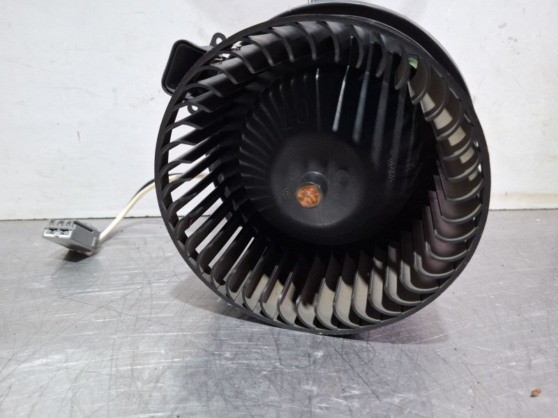 Recambio de motor calefaccion para opel mokka x referencia OEM IAM T63029A  