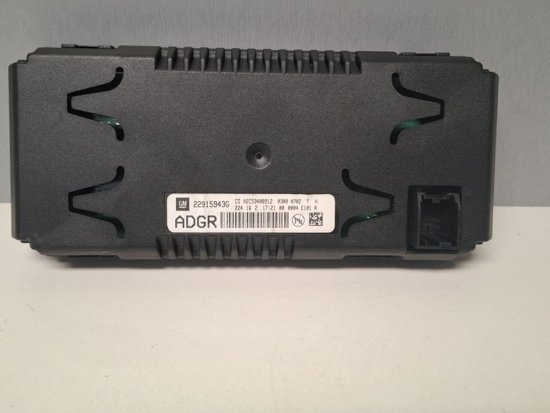 Recambio de pantalla multifuncion para opel mokka x referencia OEM IAM 22915943g  