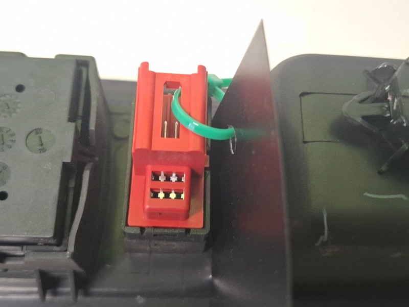 Recambio de mando elevalunas delantero izquierdo para opel mokka x referencia OEM IAM 95025518  