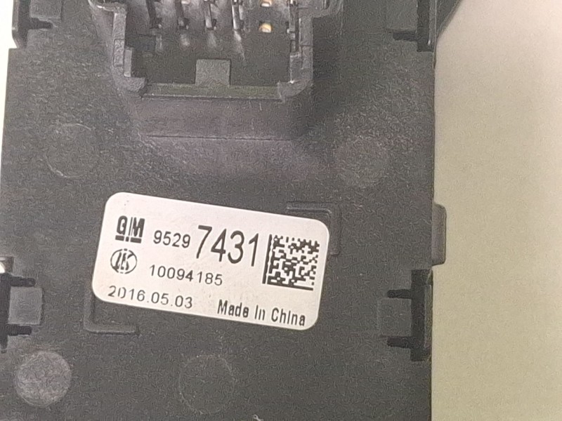 Recambio de mando luces para opel mokka x referencia OEM IAM 95297431  