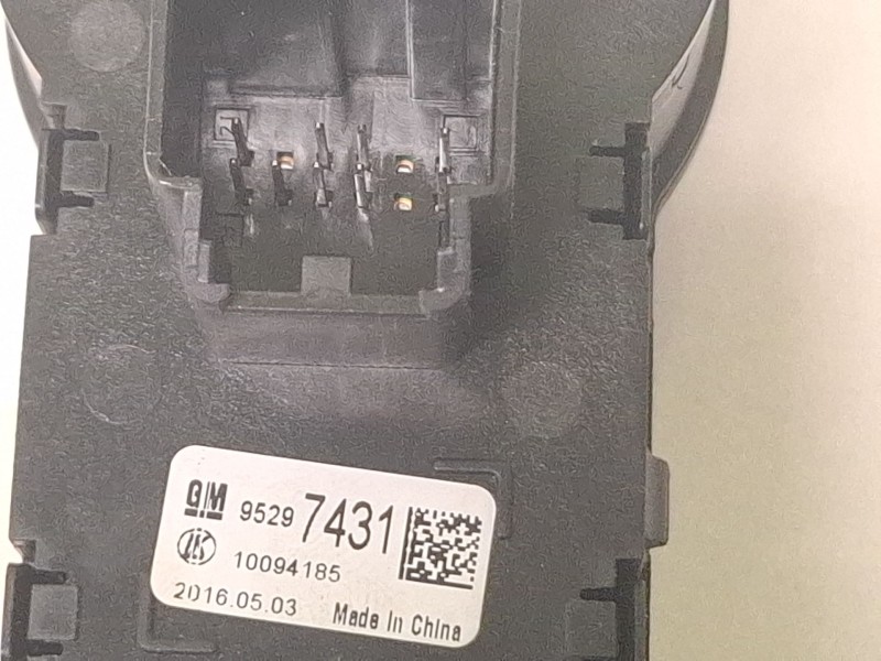 Recambio de mando luces para opel mokka x referencia OEM IAM 95297431  