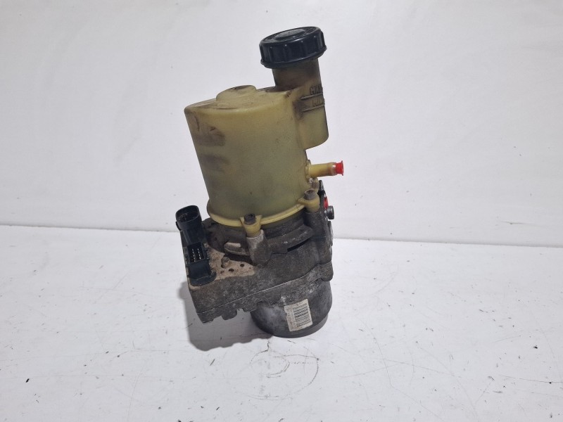 Recambio de bomba direccion eléctrica para renault kangoo referencia OEM IAM 8200718096  