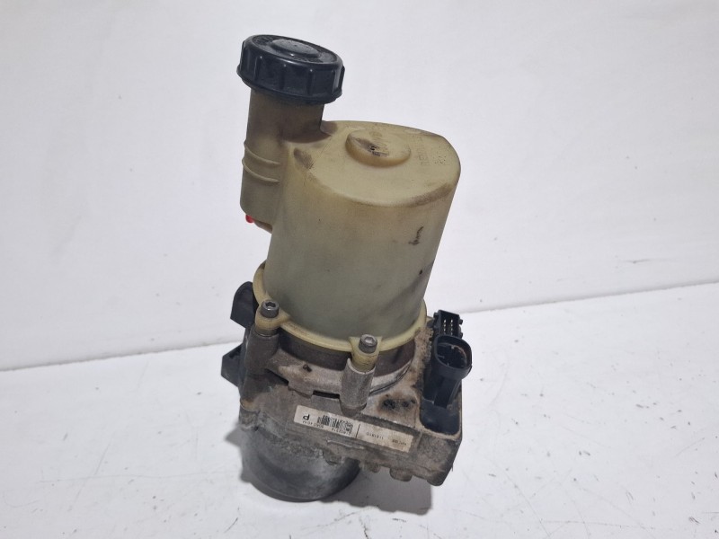 Recambio de bomba direccion eléctrica para renault kangoo referencia OEM IAM 8200718096  