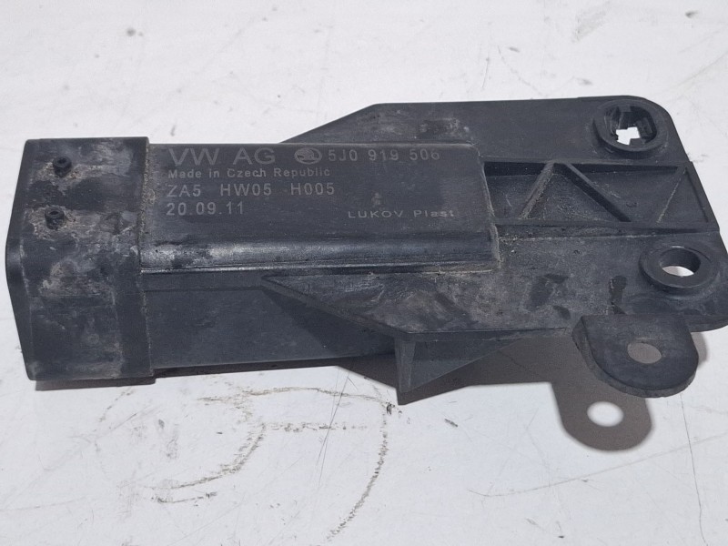 Recambio de caja precalentamiento para seat ibiza ii referencia OEM IAM 5J0919506  