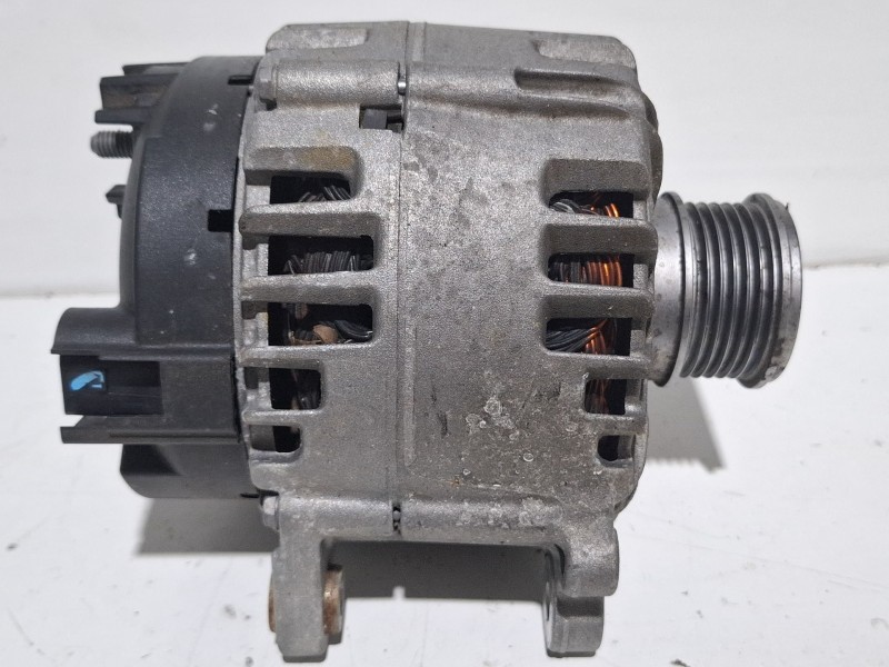 Recambio de alternador para seat león referencia OEM IAM 05L903026C  
