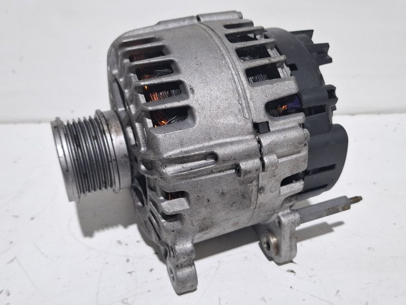 Recambio de alternador para seat león referencia OEM IAM 05L903026C  