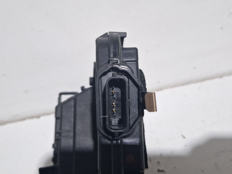 Recambio de cerradura puerta delantera derecha para renault trafic referencia OEM IAM 93457081 / 805027088R  