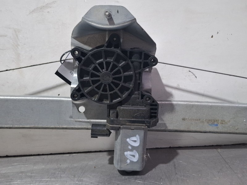 Recambio de elevalunas delantero derecho para renault trafic referencia OEM IAM 93867657RH  