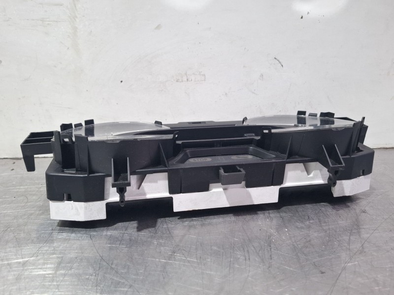 Recambio de cuenta kilometros para renault trafic referencia OEM IAM 248100572R  