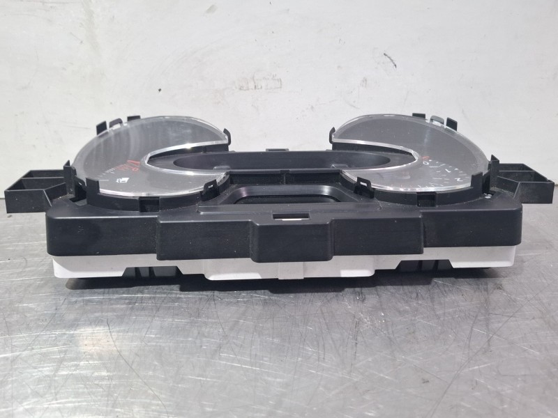 Recambio de cuenta kilometros para renault trafic referencia OEM IAM 248100572R  