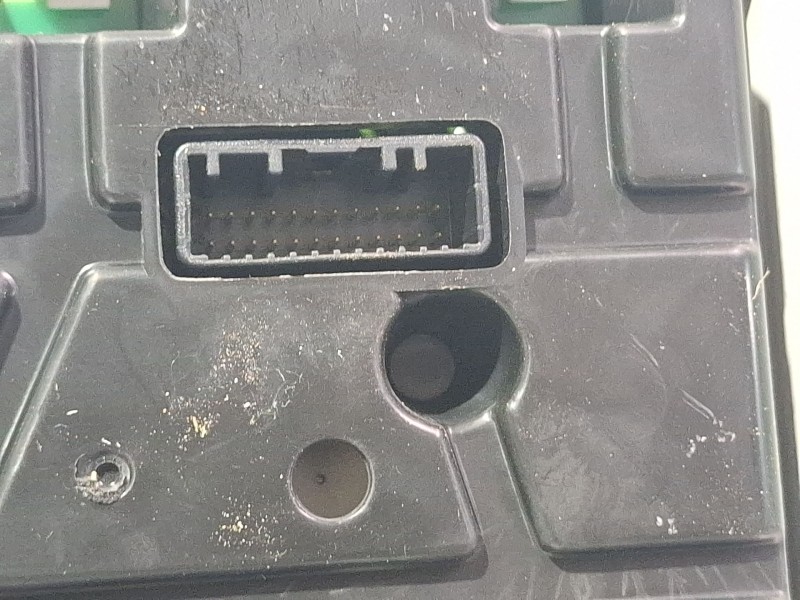 Recambio de cuenta kilometros para renault trafic referencia OEM IAM 248100572R  