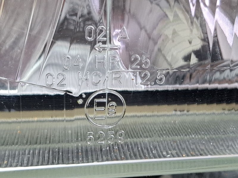 Recambio de faro delantero derecho para nissan atleon 120 referencia OEM IAM 260109X100  