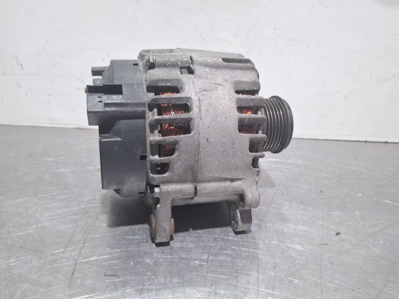 Recambio de alternador para seat ibiza 6j referencia OEM IAM 03P903023D  