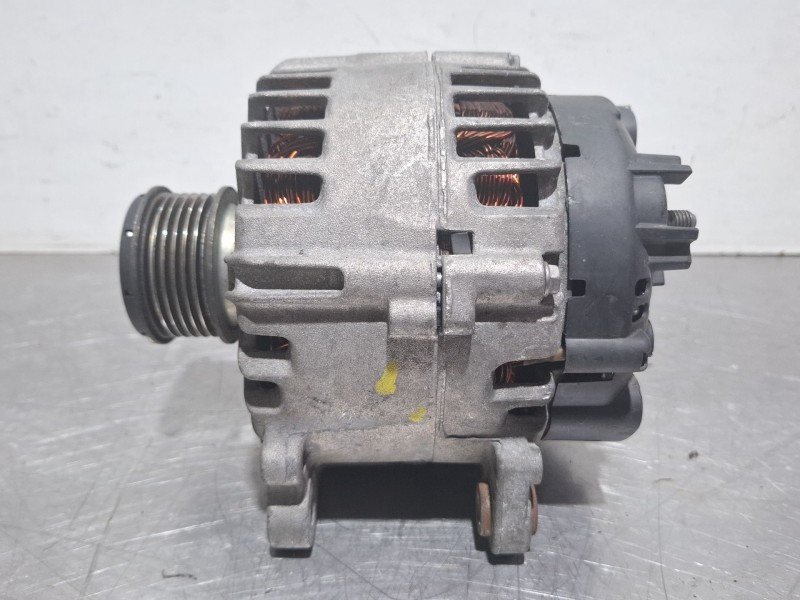 Recambio de alternador para seat ibiza 6j referencia OEM IAM 03P903023D  