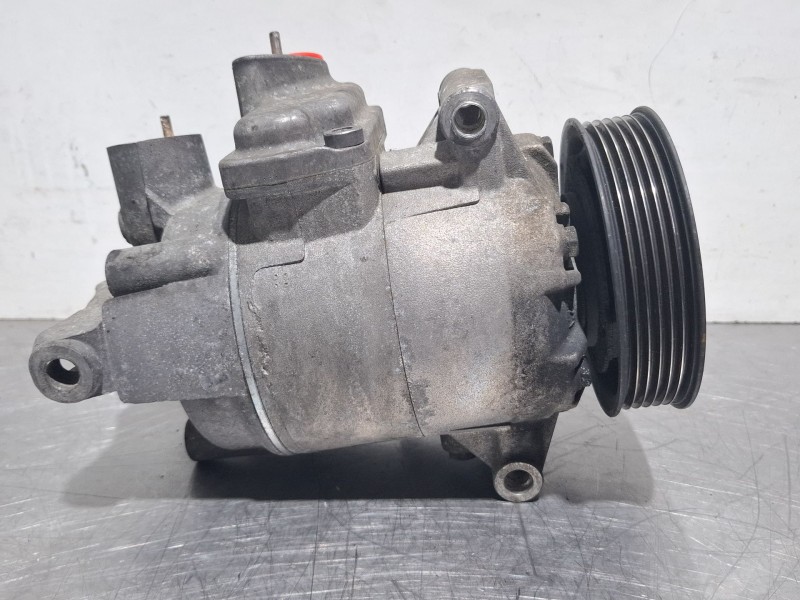 Recambio de compresor aire acondicionado para seat ibiza 6j referencia OEM IAM 5N0820803A  