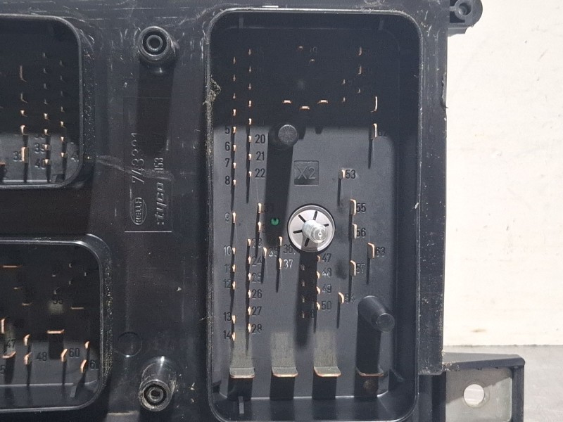 Recambio de caja reles / fusibles para opel astra gls referencia OEM IAM 5DK008668-48  