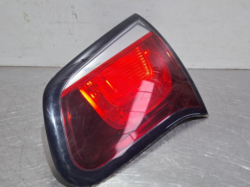 Recambio de piloto porton trasero derecho para citroën c3 referencia OEM IAM 9803934280  
