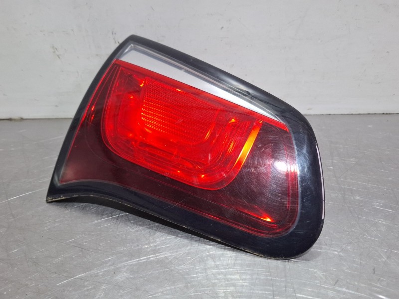 Recambio de piloto porton trasero izquierdo para citroën c3 referencia OEM IAM 9803934380  