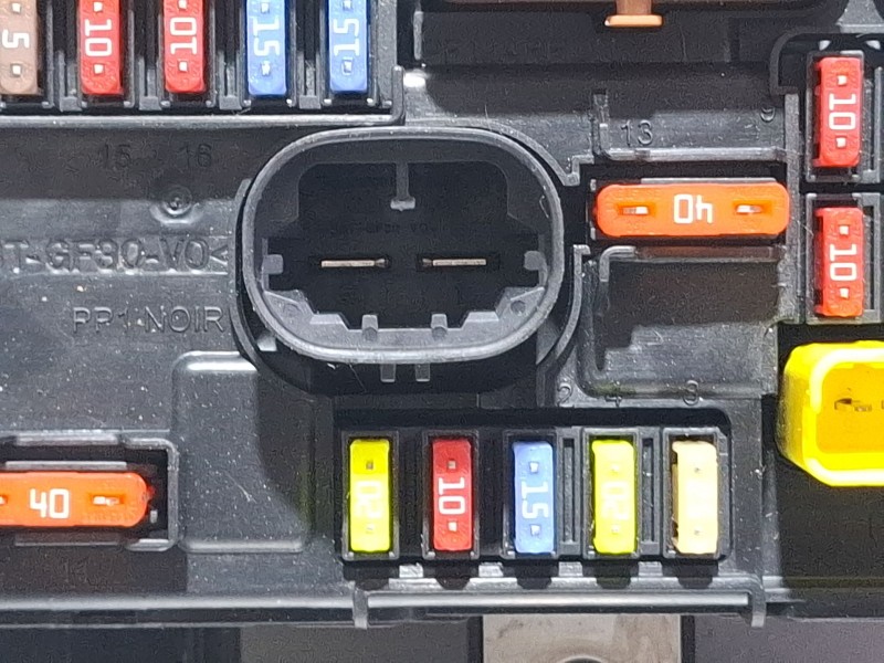 Recambio de centralita bsm para citroën c3 referencia OEM IAM 9667199780 / R09  