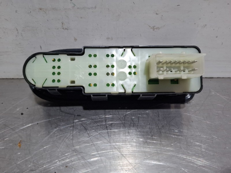 Recambio de mando elevalunas delantero izquierdo para citroën c3 referencia OEM IAM 98012275XT  