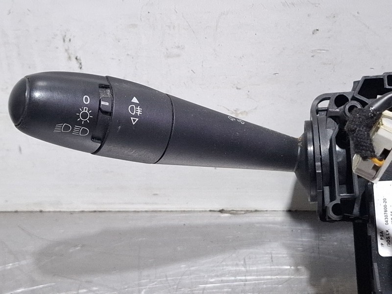 Recambio de mando multifuncion para citroën c3 referencia OEM IAM 96773868ZD / COM2008  