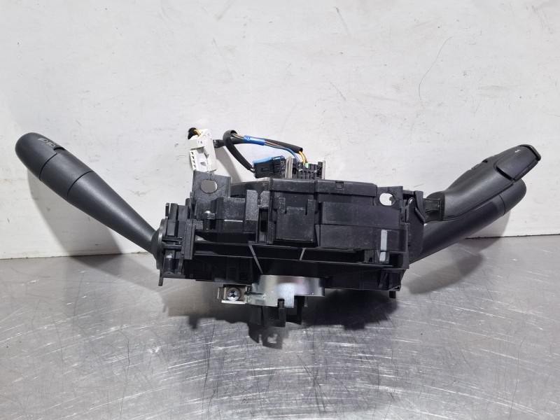 Recambio de mando multifuncion para citroën c3 referencia OEM IAM 96773868ZD / COM2008  