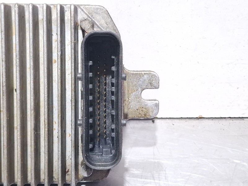 Recambio de centralita motor para opel astra referencia OEM IAM 16228919  