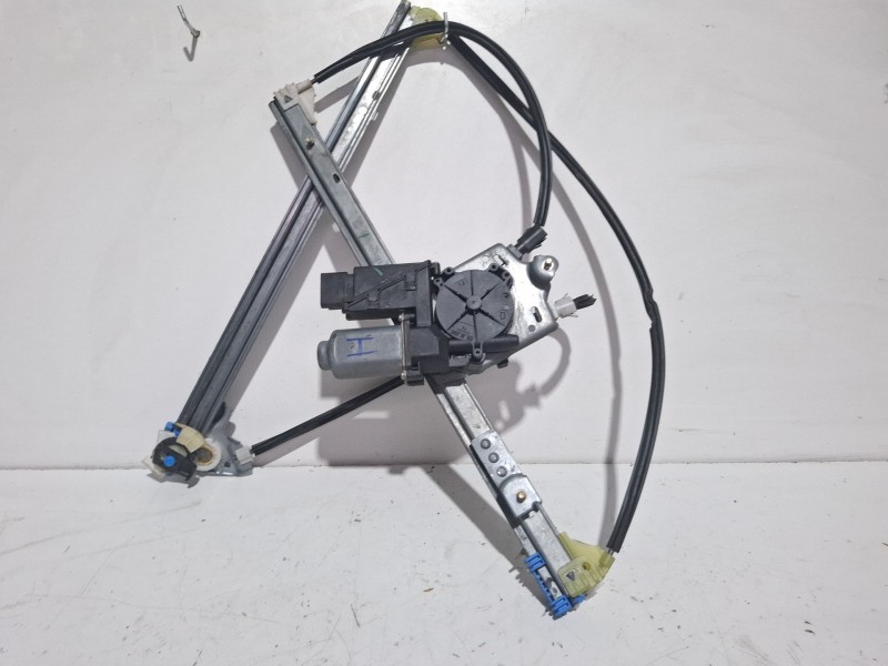 Recambio de elevalunas delantero izquierdo para renault laguna referencia OEM IAM 400462Q  