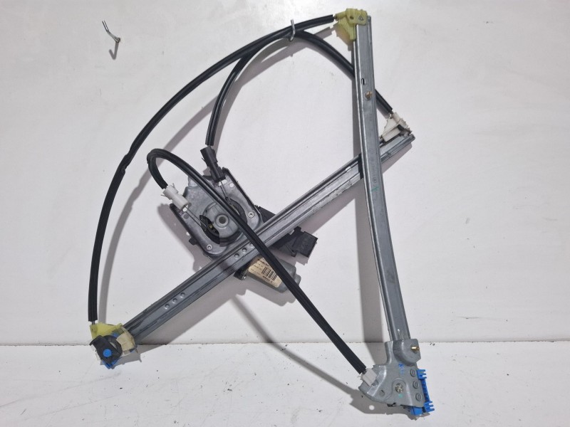 Recambio de elevalunas delantero izquierdo para renault laguna referencia OEM IAM 400462Q  