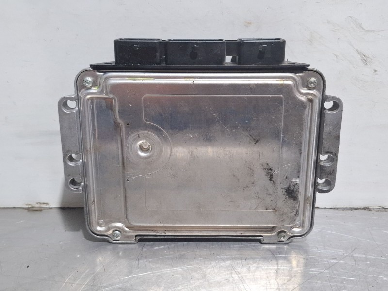Recambio de centralita motor para renault laguna referencia OEM IAM 0281012770 / 8200527713  