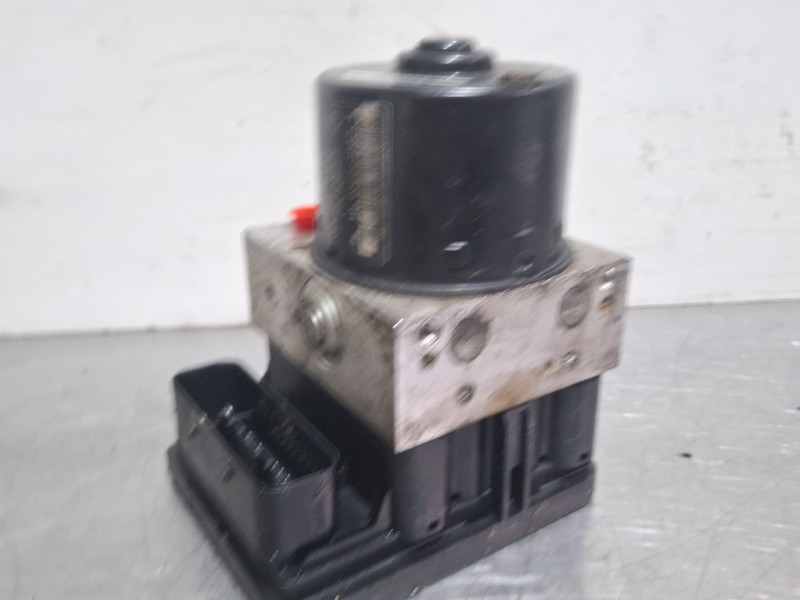 Recambio de modulo abs para renault laguna referencia OEM IAM 8200808145  